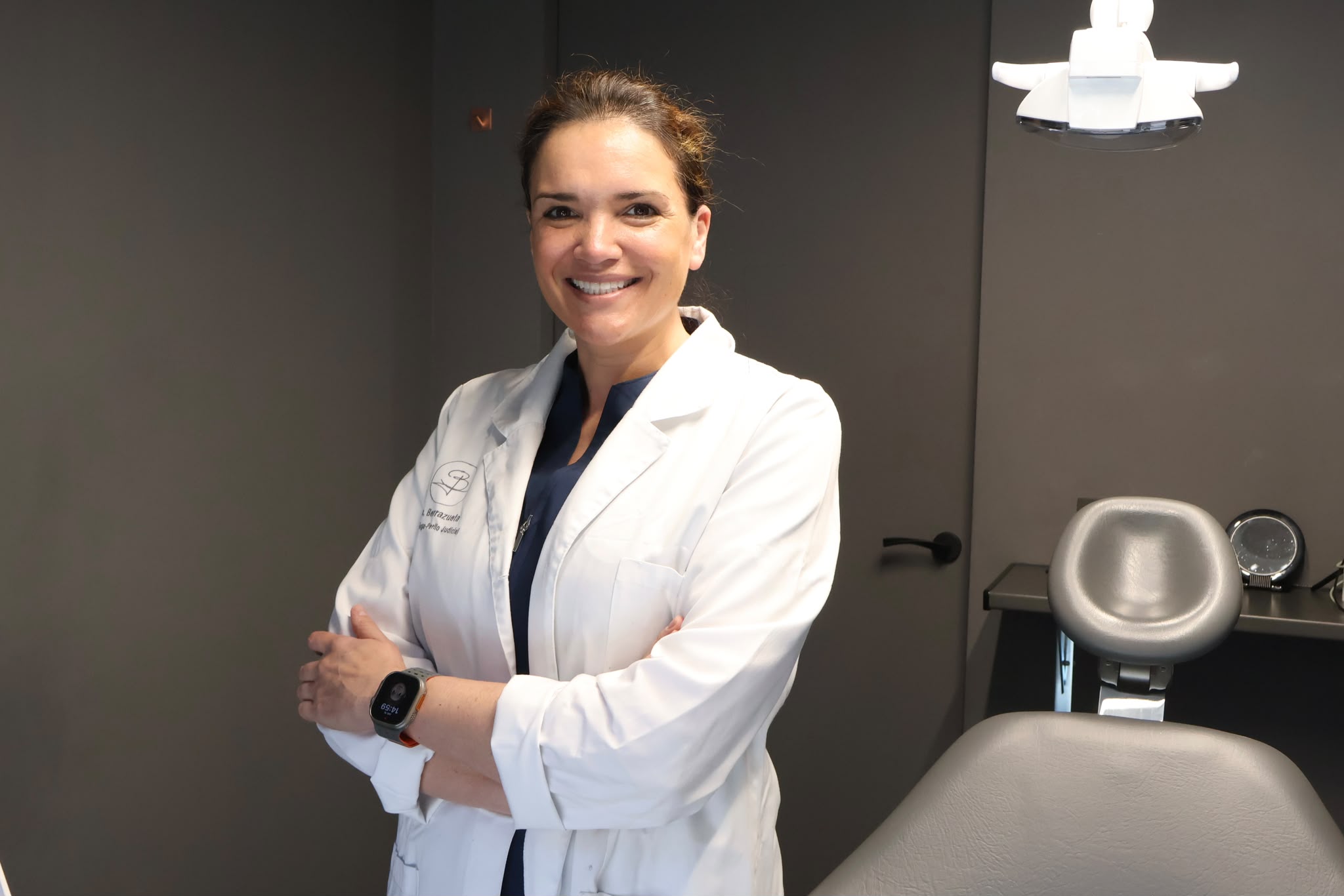 Dra. María Luisa de Berrazueta en su clínica dental